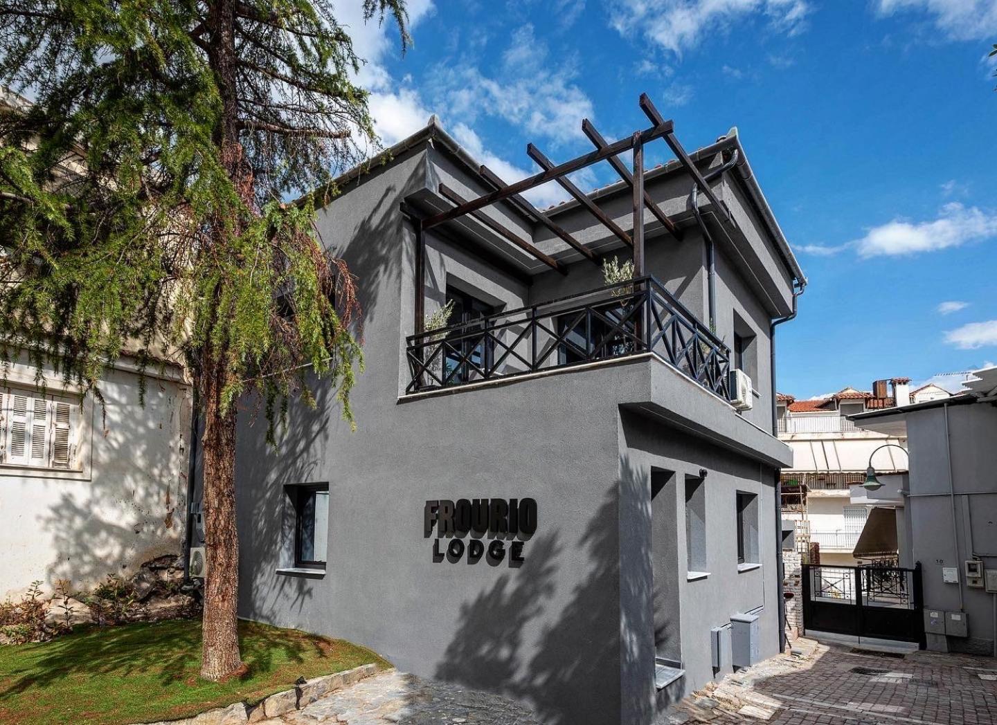 Frourio Lodge Α1 Larissa Bagian luar foto